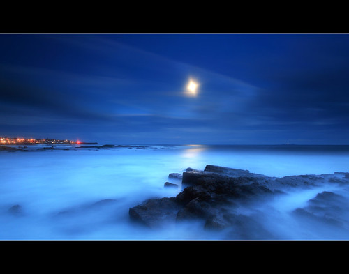 new old blue light sea moon fish storm haven black wet water rock wall night dark landscape scotland town fishing long exposure shine nightscape wind harbour fife angus south north rocky scottish wave east forth moonrise fleet boad hamlet herring anstruther firth clyne shote nuek platinumphoto colorphotoaward seaacape