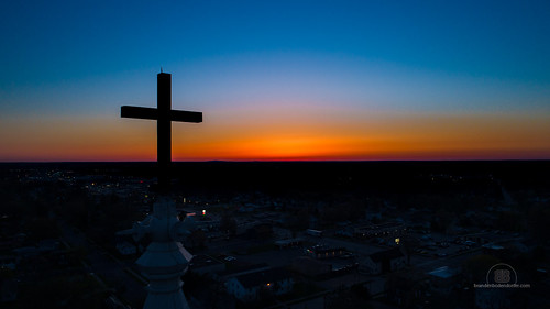 marshfield wisconsin sunrise church cross