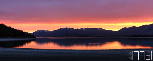 sunrise newzealand laketekapo reflection mountains southernalps early landscape morning