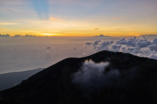 indonesia bali gunung agung volcano outdoor mountain trekking hiking landscape sony rx1m2 sky cloud