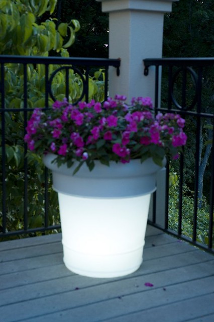 Solar Powered Pots That Will Brighten Up Your Garden