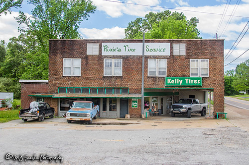 tennessee rural country countryside rixies tire rixiestireshop building structure scanlon canon digital 7d eos photograph photography photo scene landscape