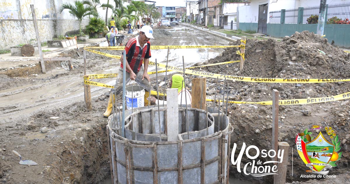 Construyen pozo de aguas lluvias en la calle 24 de Mayo de Chone