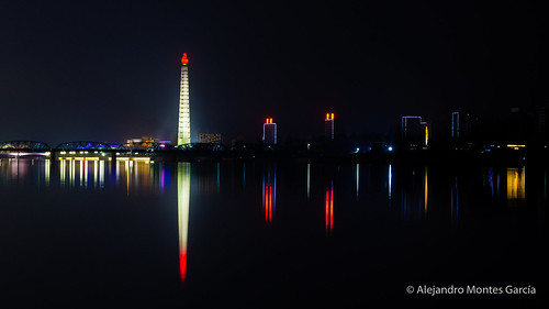 pyongyang coreadelnorte kp northkorea asia night juchetower