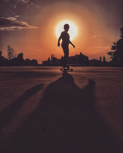sunset kid skate shadow