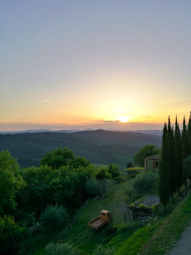 tuscany italy sunset tramonto toscana italia cipressi white road strade bianche colline hills huawei p9 phone landscape paesaggi