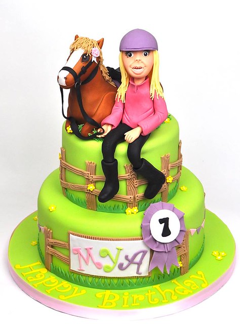 Piccy of Pony cake by Suzie B Cakes