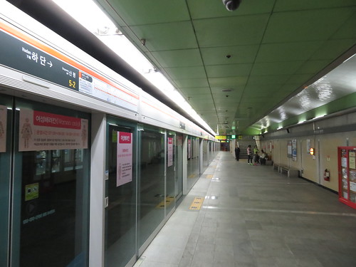 釜山慶南競馬場の最寄り駅のひとつ下端駅