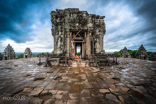 angkor angkorwat buddhisttemple cambodia camboya phnombakheng unescoworldheritagesite jungle shiva suresteasiatico temple templemountain ប្រាសាទភ្នំបាខែង krongsiemreap siemreapprovince kh