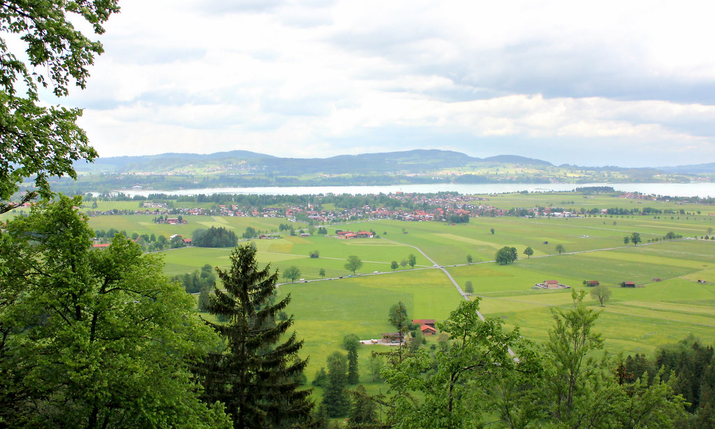 castle-neuschwanstein-view
