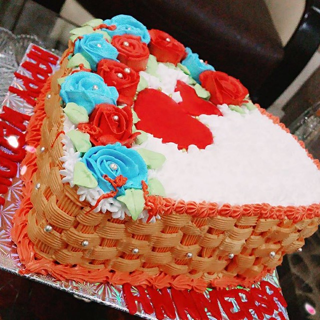 Cake by Huma Isphahan