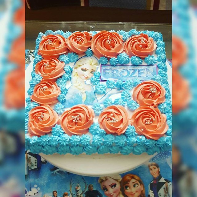 Frozen Themed Cake by Faiza Asif