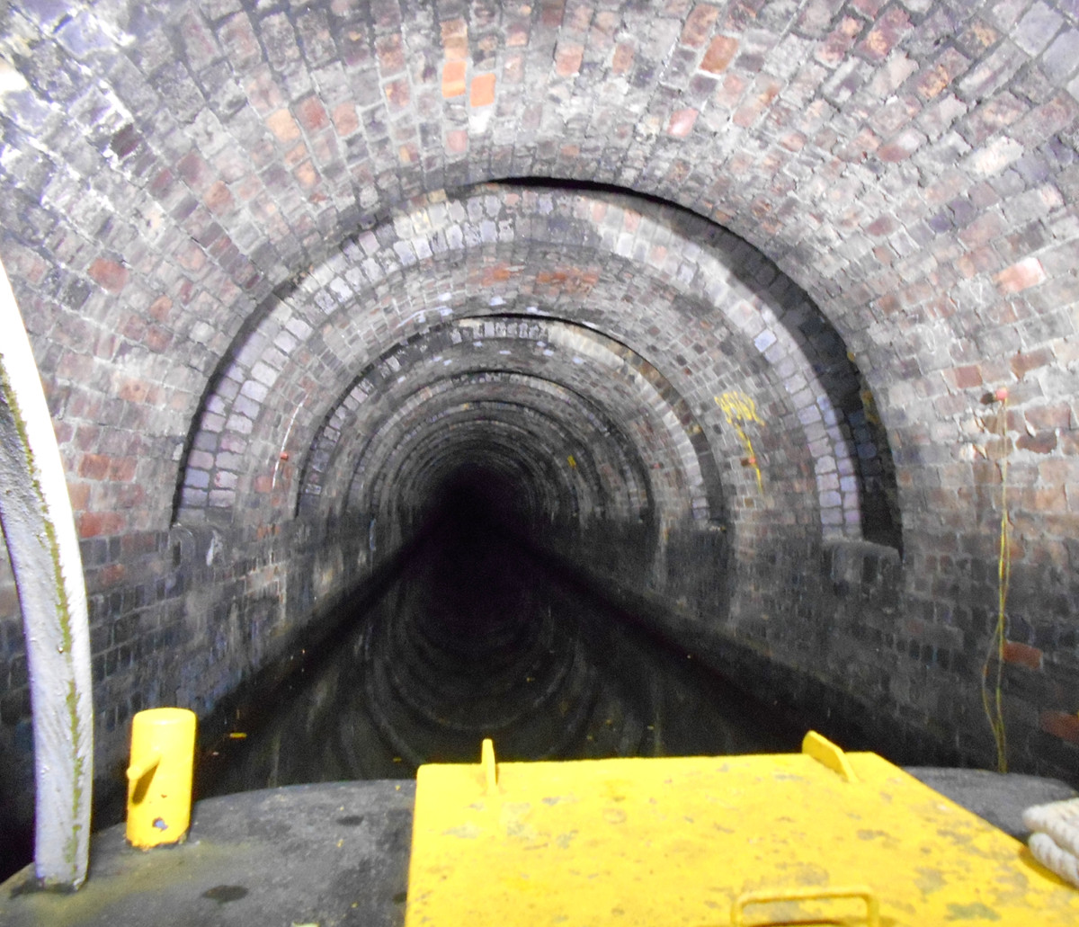 Inside Standedge canal tunnel. Credit G-13114