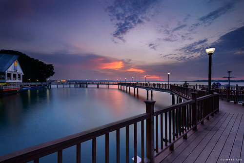 changi changiboardwalk landscape sea seascape singapore sunset dusk orange calm nikon longexposure leefilter purplelight water