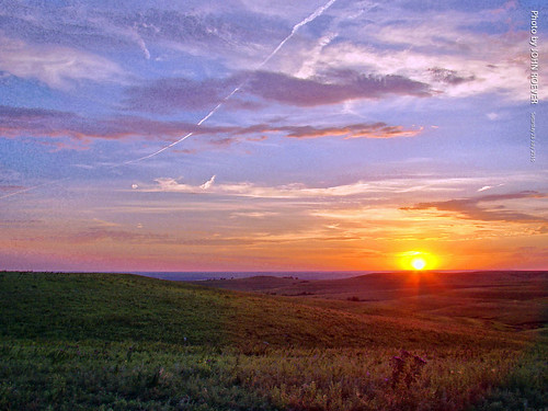 kansas flinthills wabaunseecounty prairie landscape nature sunset summer rural country 2016 july july2016 skylineroad usa