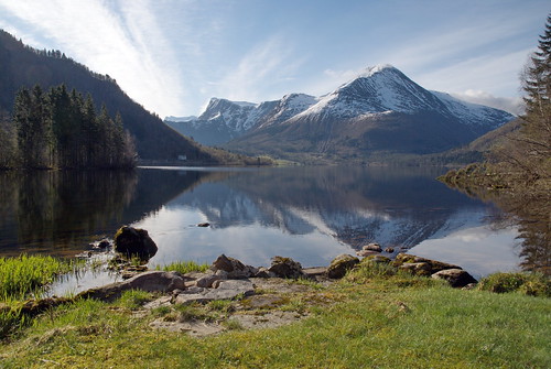 vatnevatn ørsta serenity water åmdalen sunnmøre landscape norwegen europe sky mountains mountain gras speilblank mirror reflection