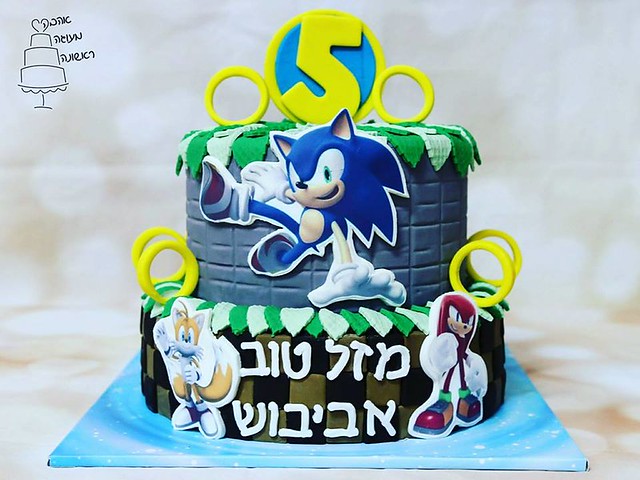 Sonic Cake by Malca Vardi of אהבה מעוגה ראשונה - אומנות בטעם Love from the first cake