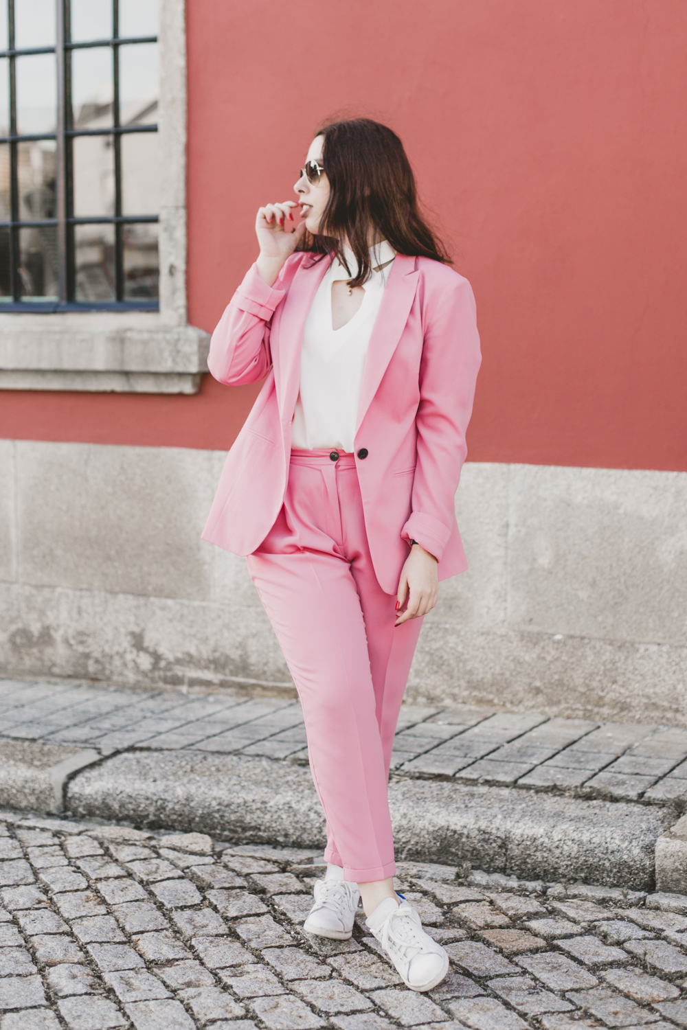 outfit-pink-suit