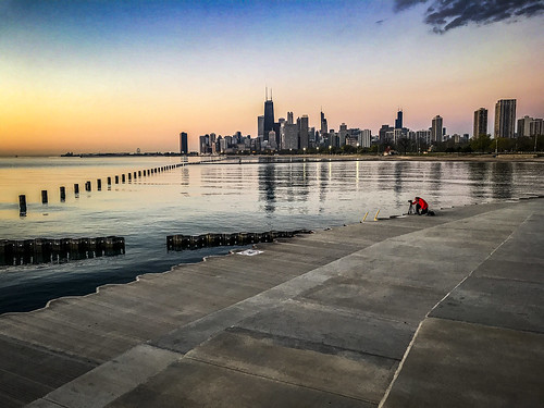 chicago fullertonandlakeshoredrive lakefront lakemichigan sunrise