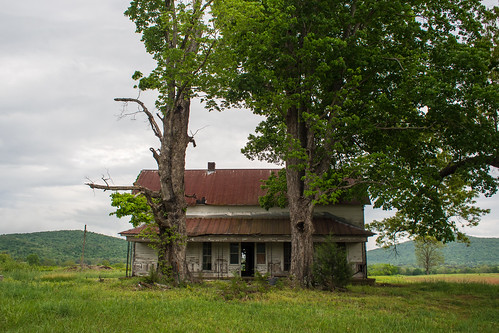 tennessee farmhouse abandoned irvingcollege warrencounty