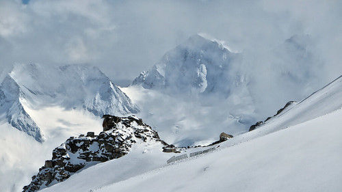 zillertal snow schnee neve sneeuw austria österreich hintertux ski sci skiing view vista piste slope montagna mountain alps alpi alpen fog clouds tux