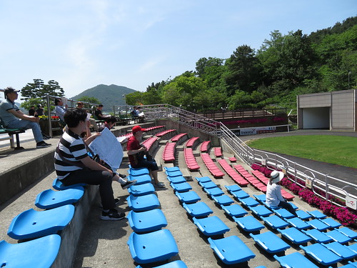 釜山慶南競馬場のパドックの座席の様子
