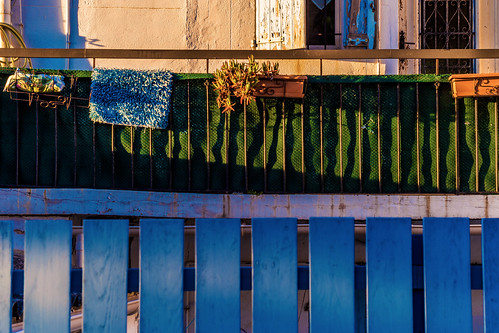 marseille house provence provencal pattern color blue sea sunset maison exterieur plant garden window wall paca balcon facade