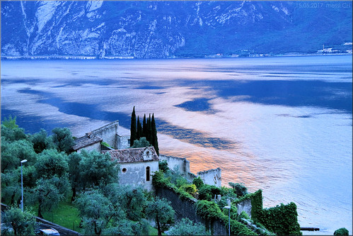 italy gardalake lakeside waterside dusk lake mountains