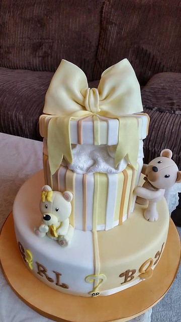 Cake by Elegant Cakes and Accessories