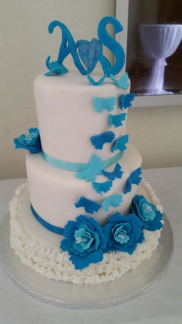 Wedding Cake by Regina Schnabl