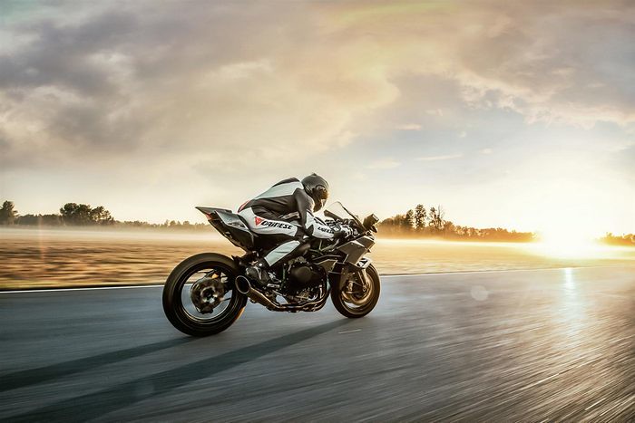 Kawasaki NINJA H2R 2022 - 25