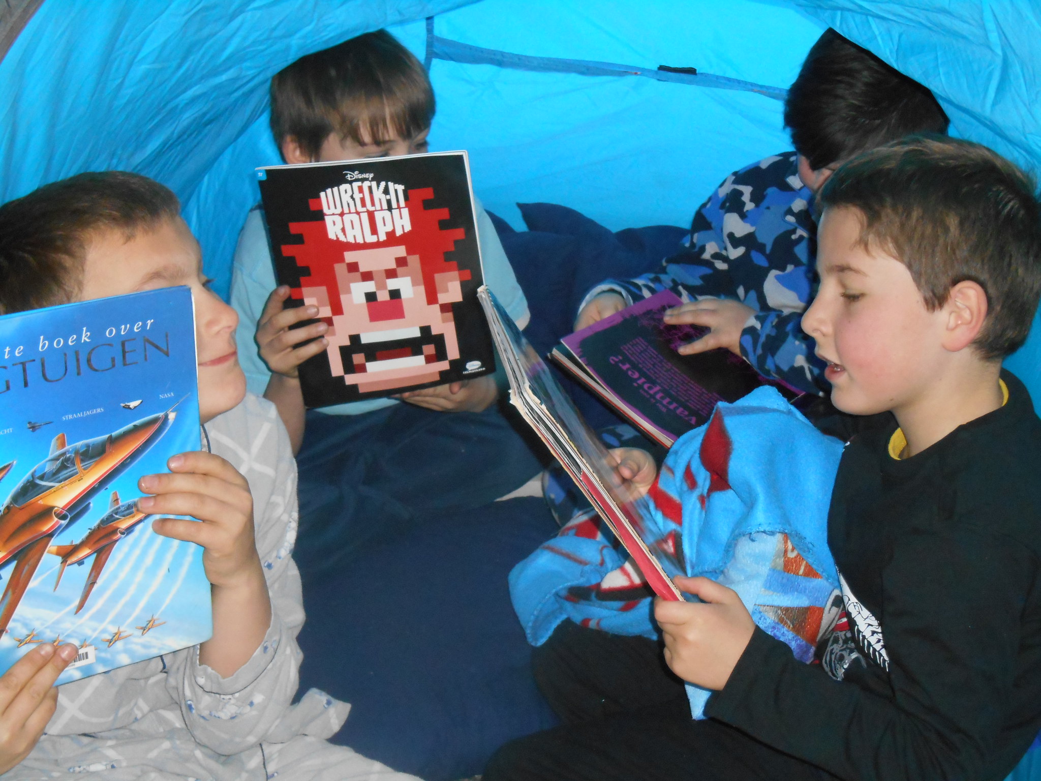 Rode cluster : pyjamadag en jeugdboekenweek