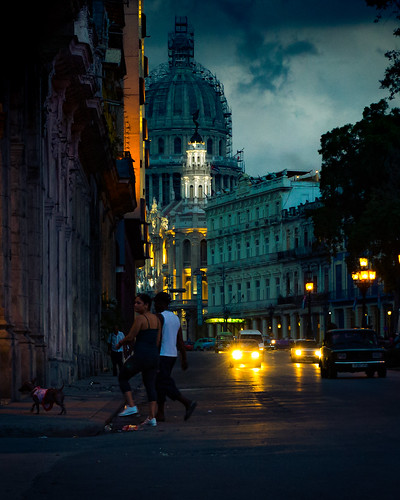 night dark city lights headlights havana capitolio inglaterre paseomarti ciudad lahabana