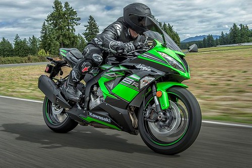 がたを Kawasaki ZX-6 R 636 KRT édition 2016 - Motorcycle specifications