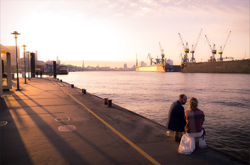 hamburg germany sunrise hafen harbor elbe water shadows