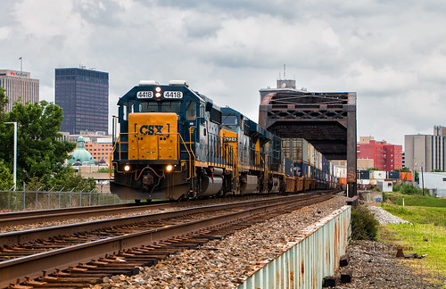 csx gp402 q143 locomotive emd geep q train trains dayton ohio railroad toledo subdivision intermodal