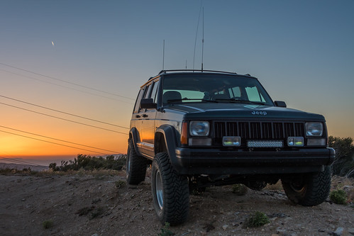 lakehughes california unitedstates sunset grassmountain antelopevalley desert nikon d500 jeep cherokee xj us