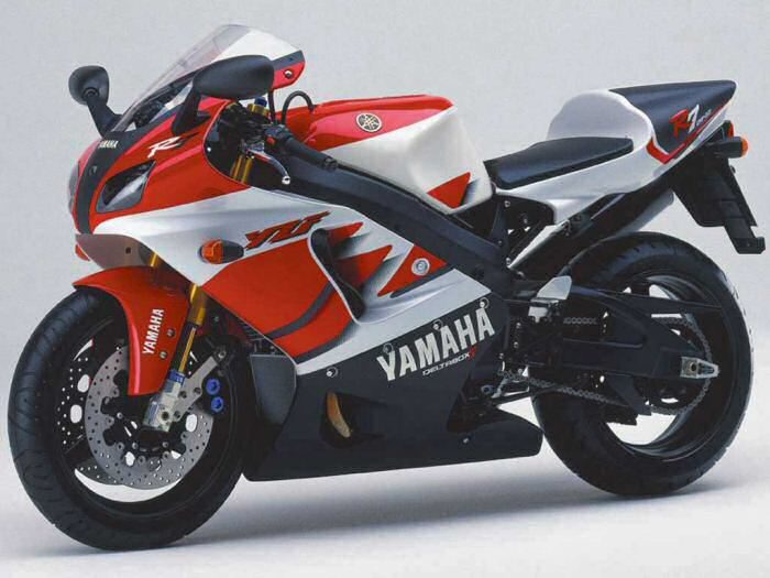 moto yamaha r7