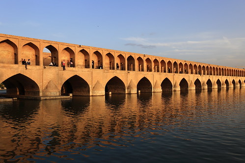 iran esfahan isfahan sioseh pol bridge sunset iranian architecture reclections reflection zayandeh river persian allāhverdi khan landscape view