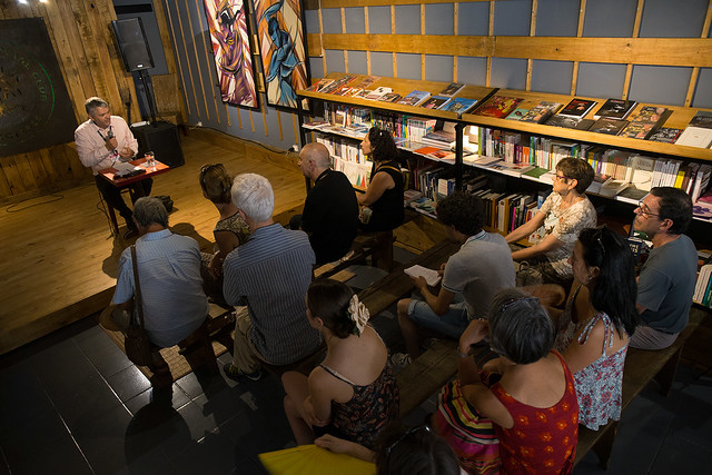Tertulias avec François Milhaud à la librairie Caractères Café Social Club
