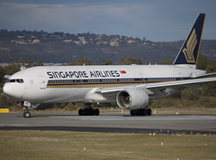 Singapore Airlines | Boeing 777-212(ER) 9V-SVM