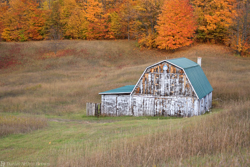 gaylord mi michigan october vacation autumn barn fall fallcolors fallfoliage landscape leafpeeping nature travel