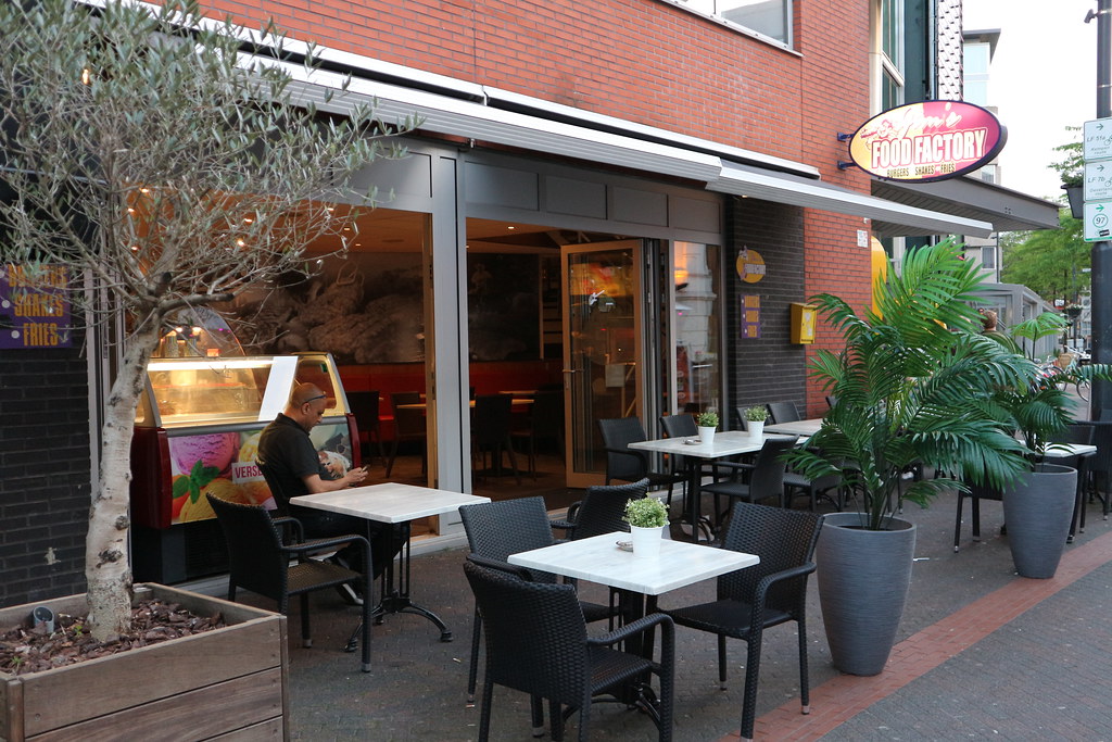 Dónde comer y gastronomía en Eindhoven (Holanda) - Comida rápida JIM's Food Factory.