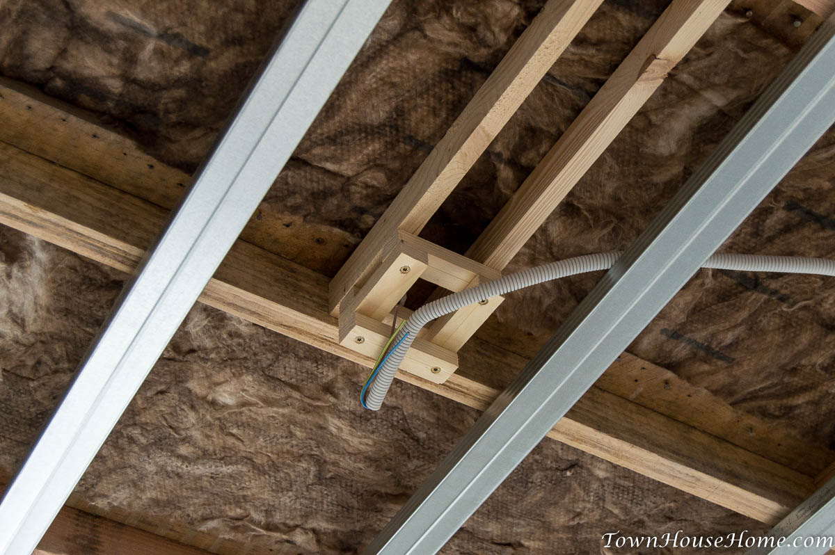 Putting Up A Metal Stud Frame For A Ceiling Again Townhousehome