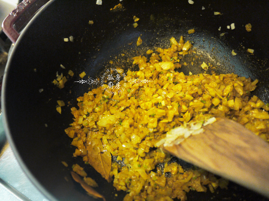 孤身廚房-Staub媽咪鍋煮超滿的印度蔬食花椰菜咖哩18