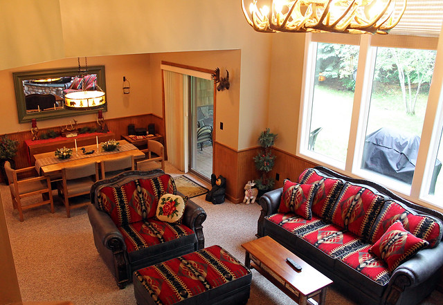 Morning Moose has been recently remodeled with new Adirondack rustic style furnishings; 
