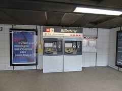 Bellecour - Lyon Metro - ticket machines