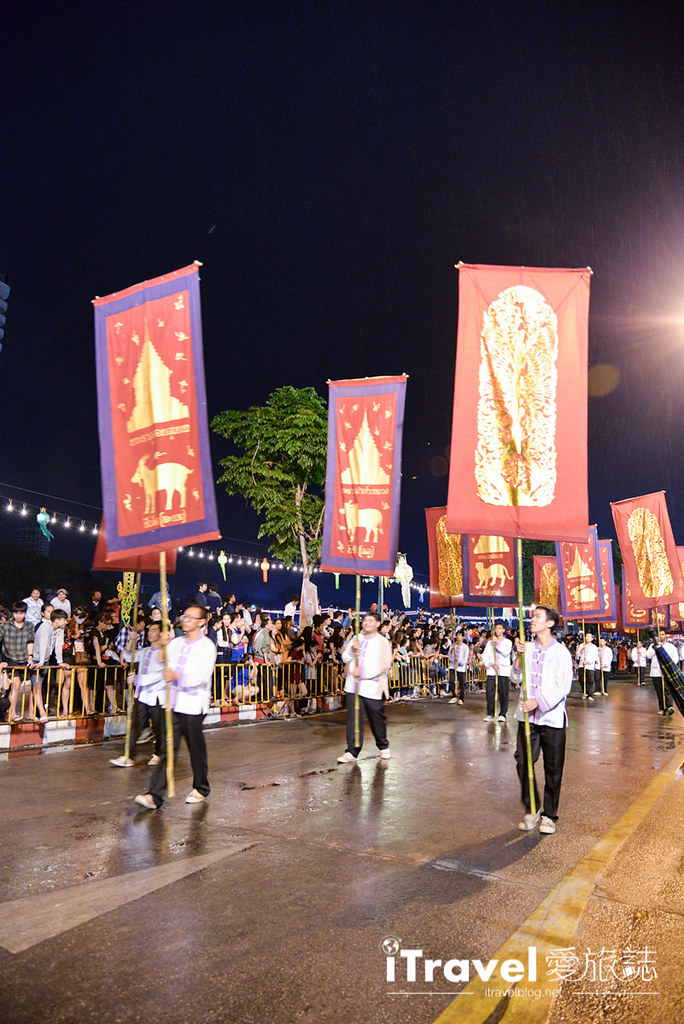清迈水灯节大水灯队伍比赛 The Grand Krathong Procession Contest (42)