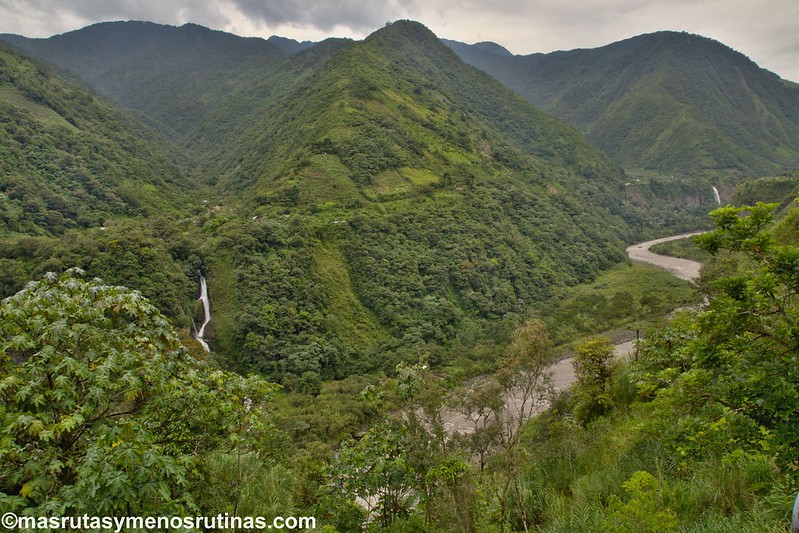 Cascadas, bosques nubosos y selva. Baños y la Troncal amazónica - Acuavacaciones en Galápagos y Ecuador (5)