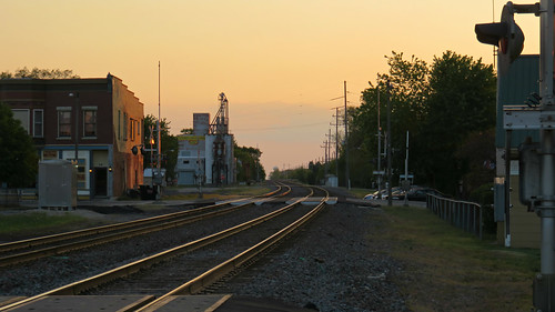 traintracks tracks lookingwest bnsf sandwich il illinois ruraltowns smalltowns twilight sunset